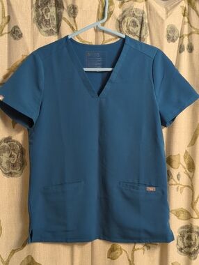 FIGS Alps Blue Casma Two Pocket Scrub Top